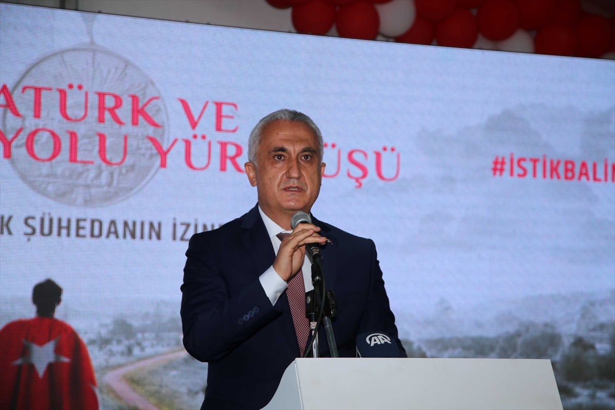 Bakan Kasapoğlu, “Atatürk ve İstiklal Yolu Yürüyüşü”nün açılış töreninde konuştu: