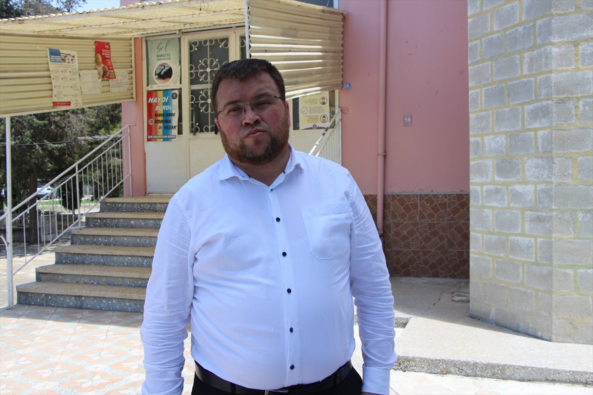Burdur'da bıçaklı saldırıya uğrayan imam yaralandı
