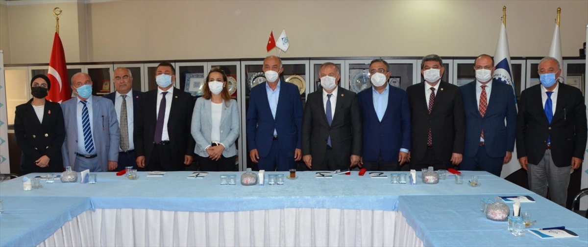 CHP Genel Başkan Yardımcısı İlgezdi ve milletvekilleri Erzurum Ticaret ve Sanayi Odasını ziyaret etti