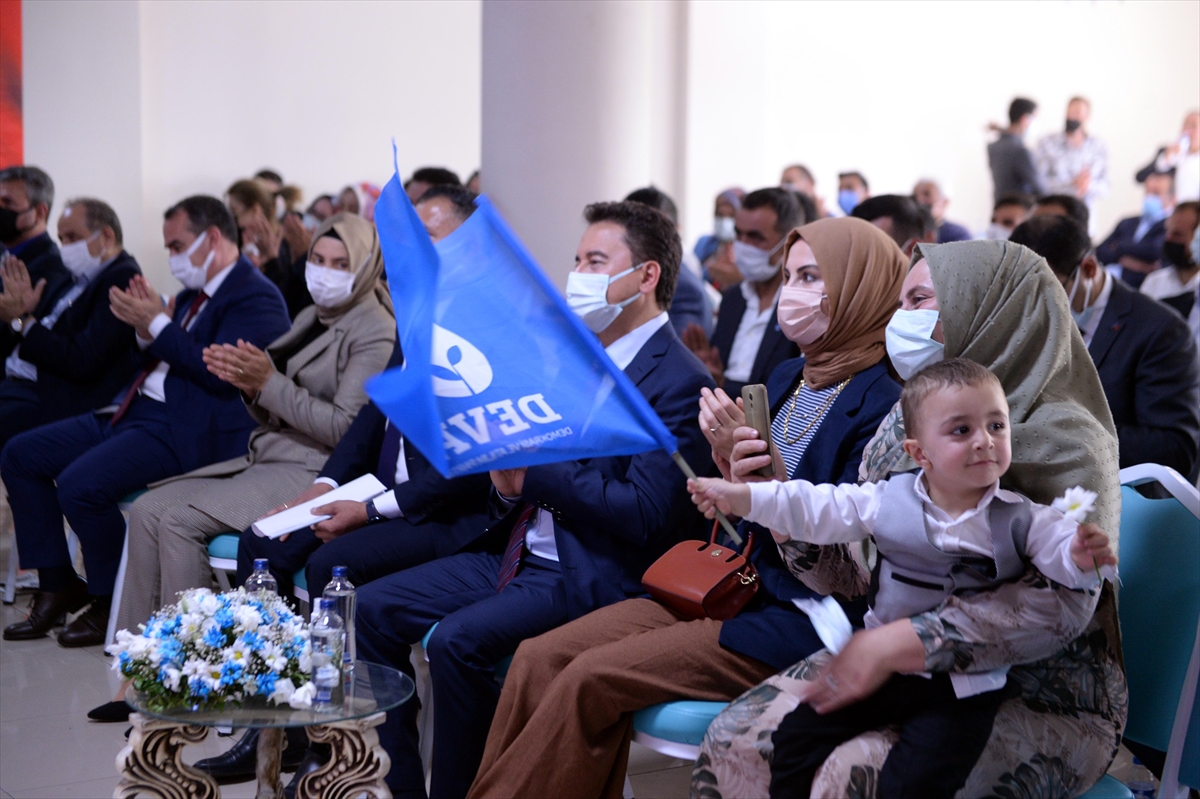 DEVA Partisi Genel Başkanı Babacan, Ardahan'da partisinin ilçe kongresine katıldı: