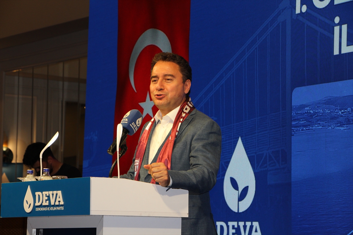 DEVA Partisi Genel Başkanı Babacan Balıkesir'de partisinin ilçe kongresine katıldı