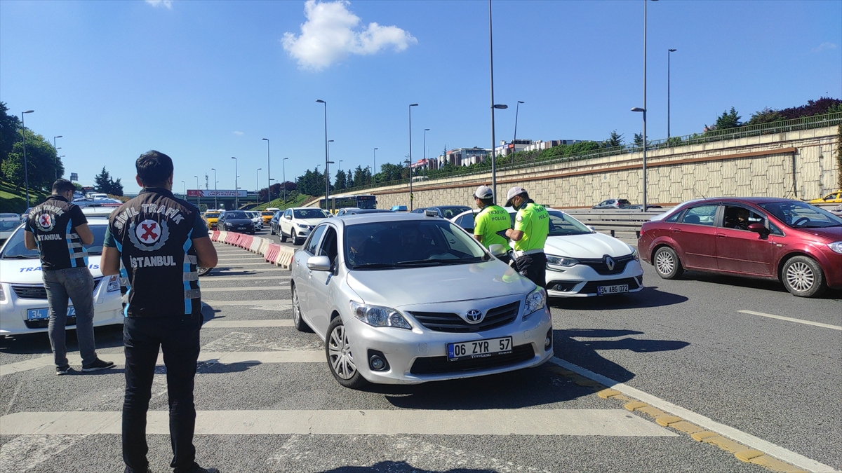 İstanbul'da “çakarlı araç” denetimi yapıldı