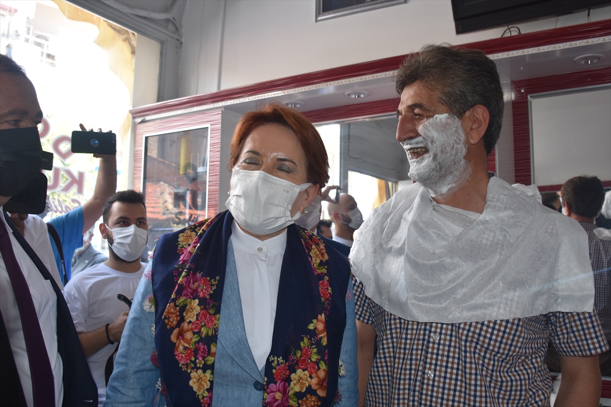 İYİ Parti Genel Başkanı Akşener, Afyonkarahisar'da esnafı ziyaret etti: