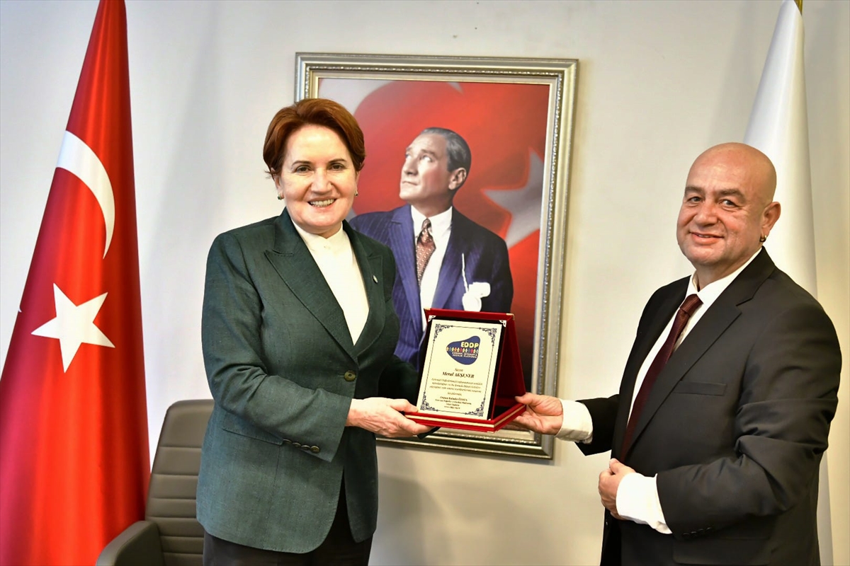 İYİ Parti Genel Başkanı Akşener, Evrensel Değerler ve Dostluk Platformu heyetini kabul etti