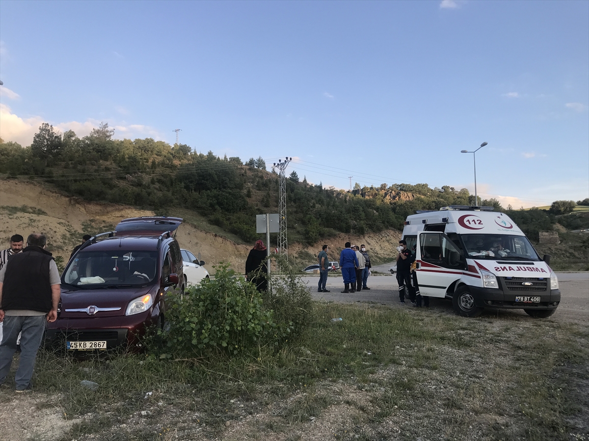 Karabük'te 2 hafif ticari araç çarpıştı: 8 yaralı