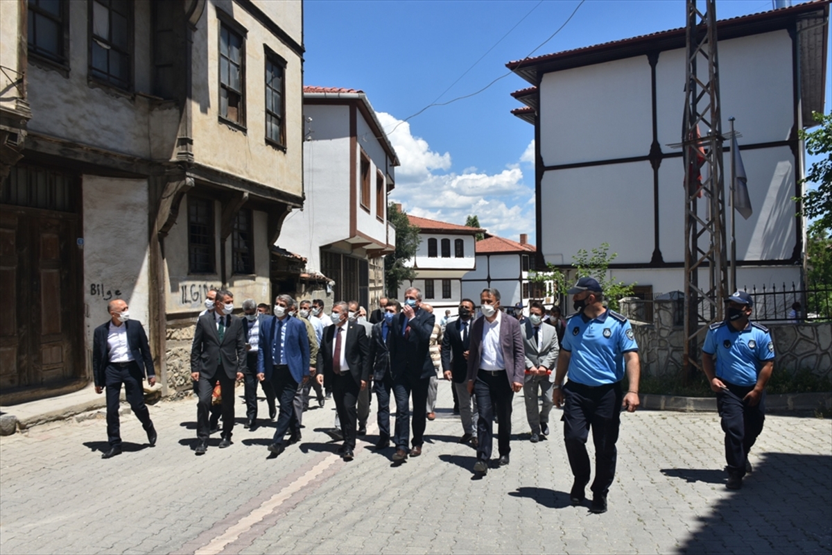 Kültür ve Turizm Bakan Yardımcısı Alpaslan, Sinop'ta restorasyon çalışmalarını inceledi