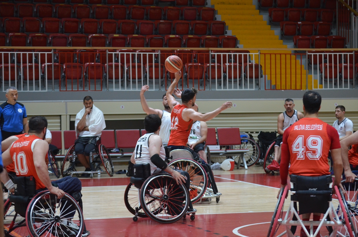 Tekerlekli Sandalye Basketbol Süper Ligi play-off çeyrek final müsabakaları Yalova'da başladı