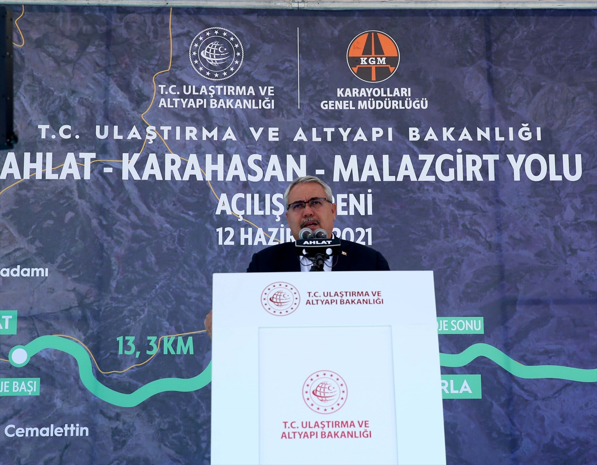 Ulaştırma ve Altyapı Bakanı Karaismailoğlu, Ahlat-Karahasan-Malazgirt Yolu Açılış Töreni'nde konuştu: