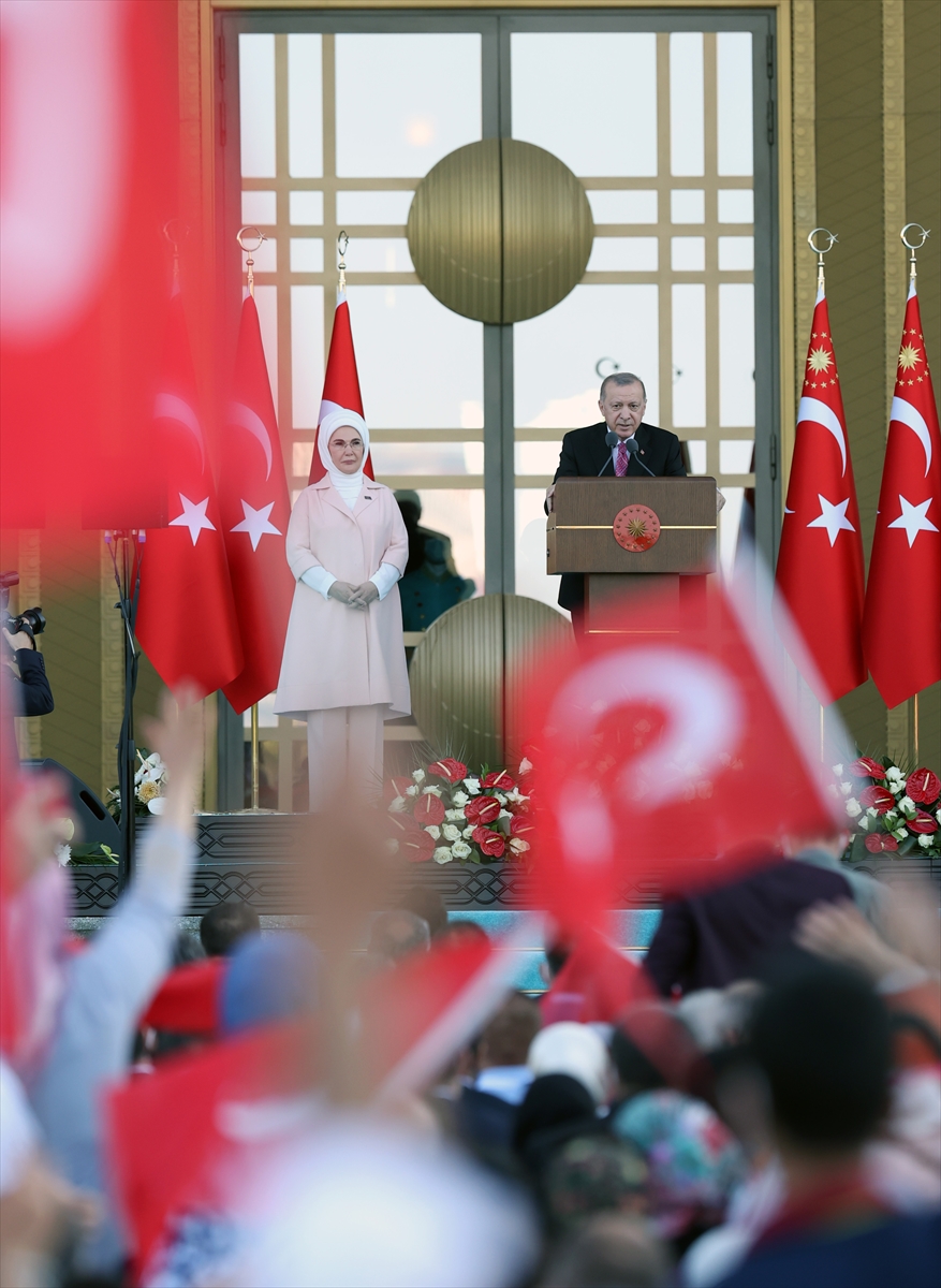 Cumhurbaşkanı Erdoğan, 15 Temmuz Demokrasi ve Milli Birlik Günü'nde vatandaşlara hitap etti: (1)