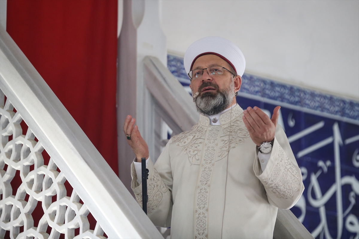 Diyanet İşleri Başkanı Erbaş, Manavgat Külliye Camisi'nde hutbe irat etti: