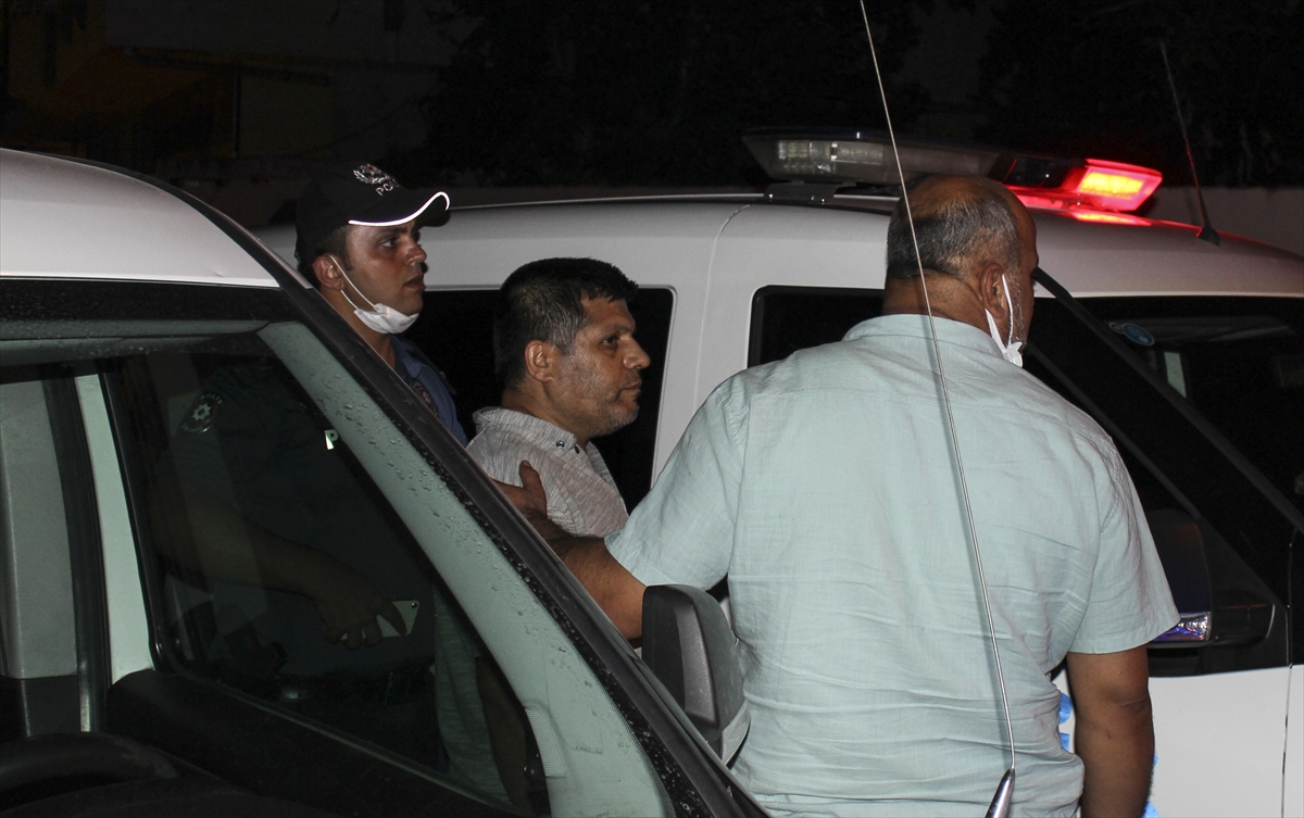 Gaziantep'te iki çocuğunu rehin alıp evini yakan babayı polis ikna etti