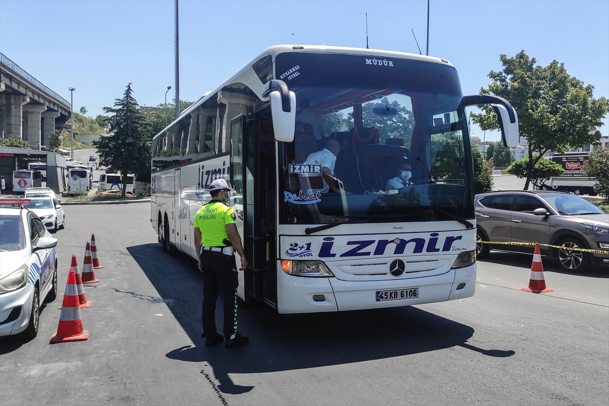 İstanbul'da bayram tedbirleri kapsamında otobüsler denetlendi
