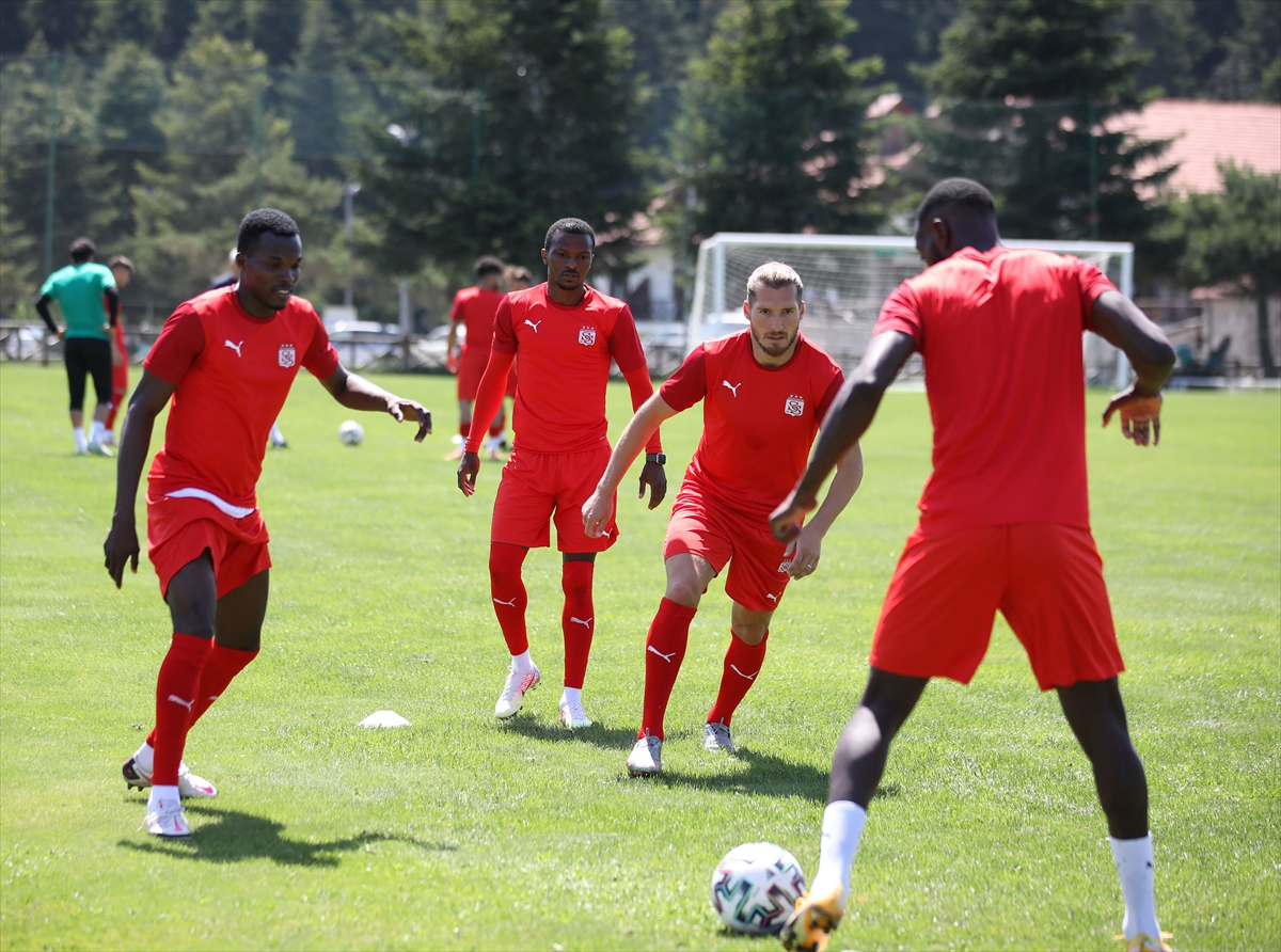 Sivasspor'da, Petrocub maçı hazırlıkları sürüyor