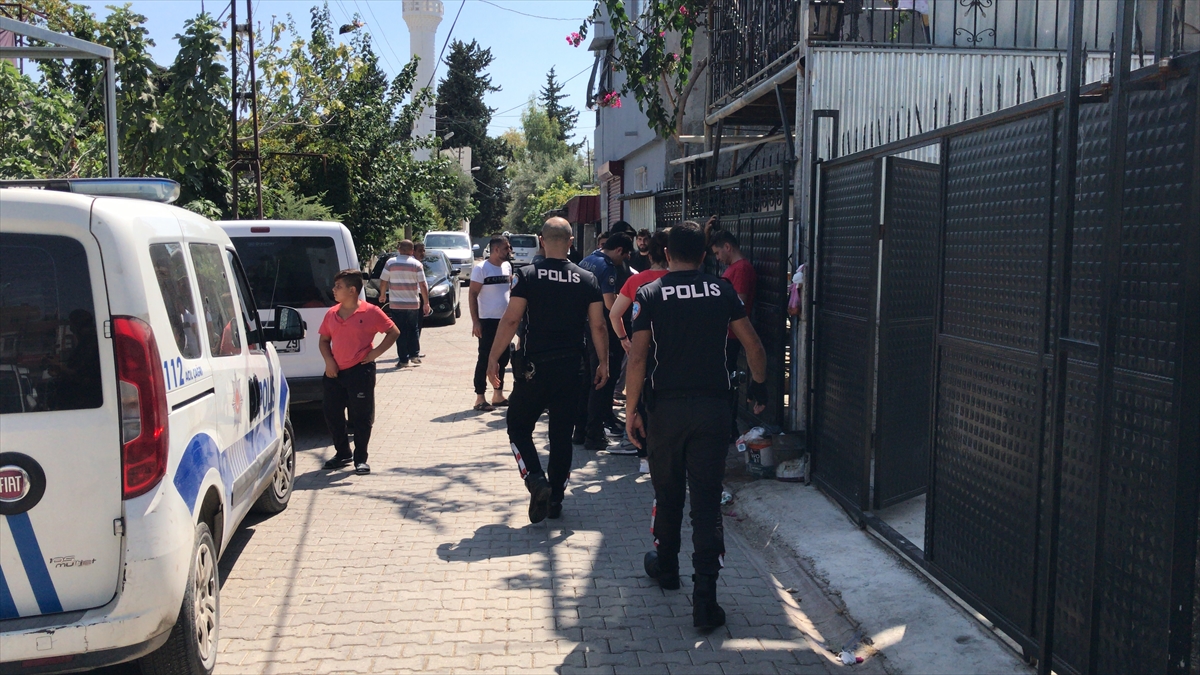 Adana'da babasının bıçakladığı kızı ağır yaralandı