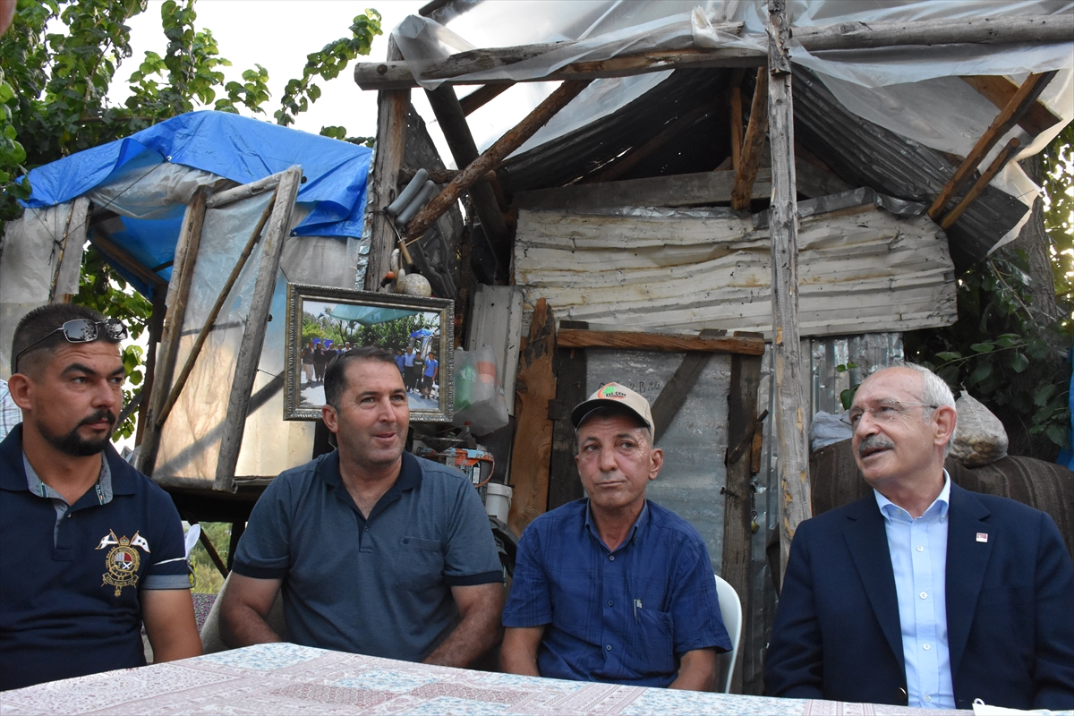 CHP Genel Başkanı Kılıçdaroğlu, Marmaris'teki yangında ölen Şahin Akdemir'in ailesini ziyaret etti