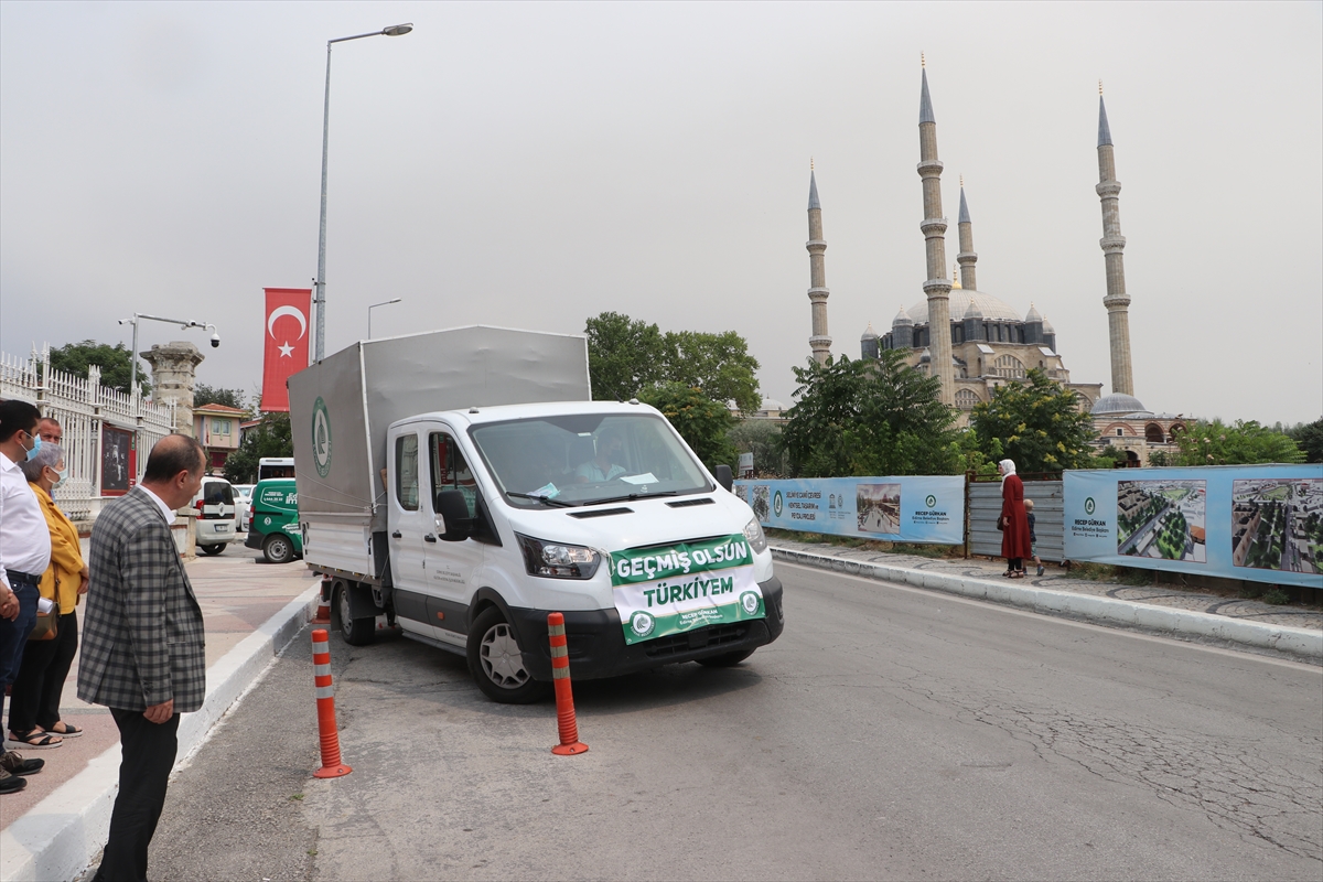 Edirnelilerin desteğiyle toplanan 3 kamyonet yardım malzemesi yangın bölgelerine gönderildi