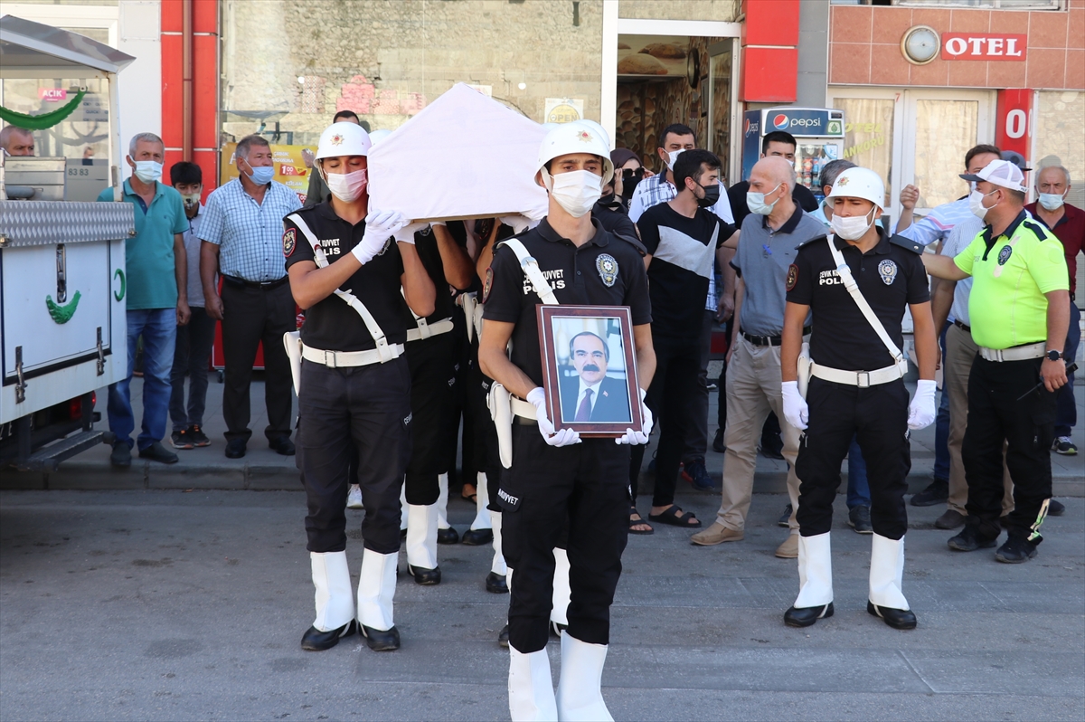 Eski Sakarya Valisi Hüseyin Avni Coş, memleketi Isparta'da son yolculuğuna uğurlandı