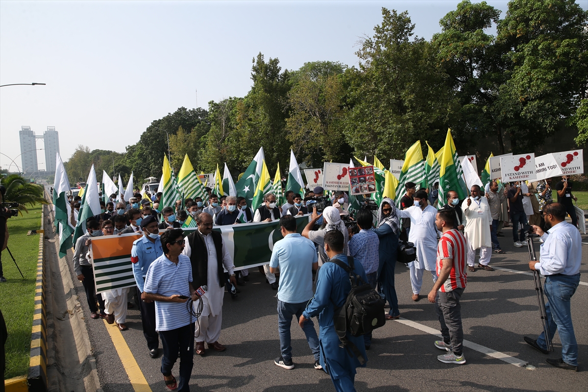 İslamabad'da Cammu Keşmir halkı ile dayanışma yürüyüşü gerçekleştirildi