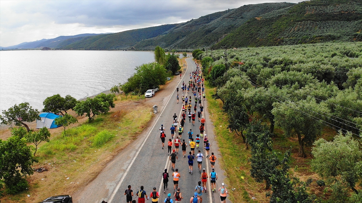 “İznik Ultra Maratonu” 15 ülkeden yaklaşık bin sporcunun katılımıyla yapıldı