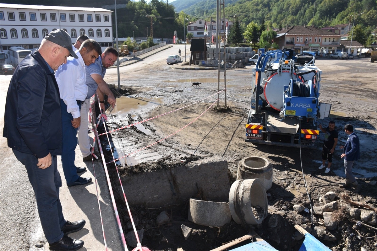 Kastamonu'nun Şenpazar ilçesinde selin yaraları sarılıyor