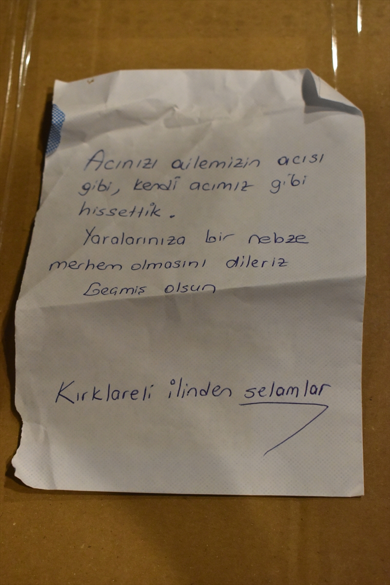 Kırklareli'nde yangın bölgeleri için getirilen yardım kolilerinden çıkan not ve mektuplar duygulandırdı