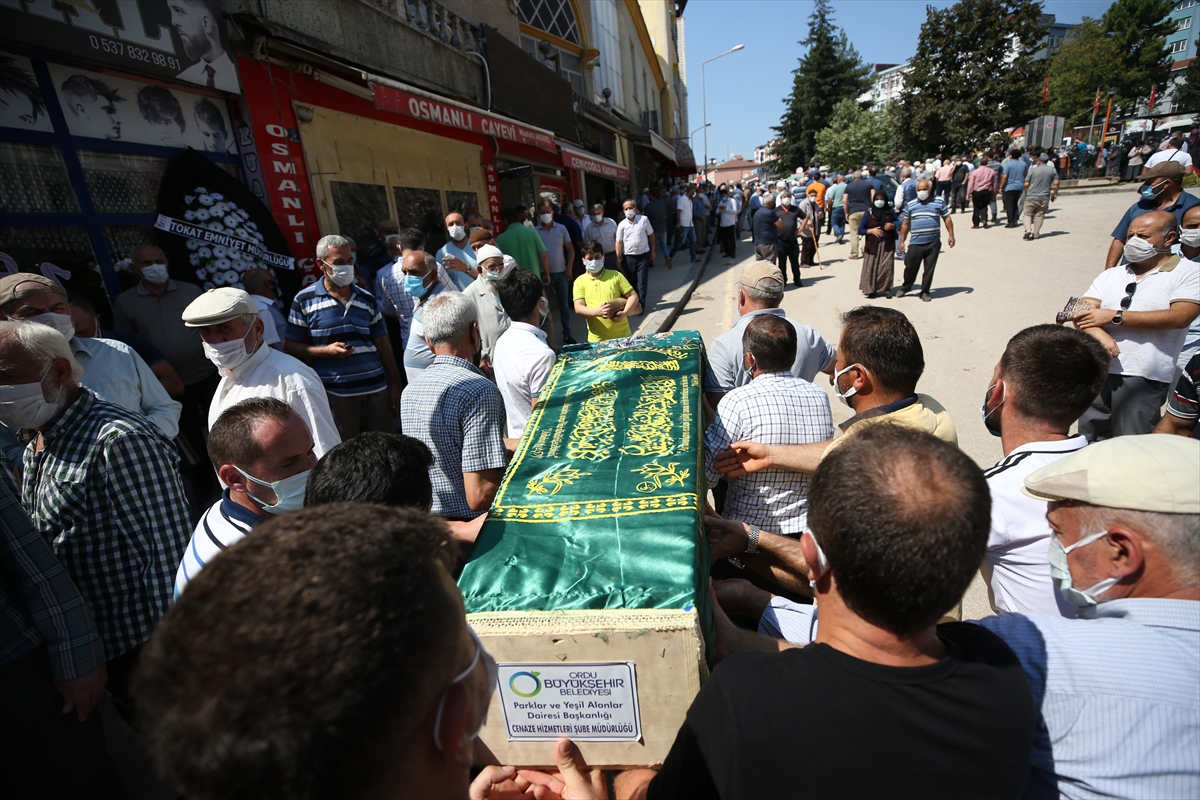 Ordu'da 14 yaşındaki çocuğun silahla vurarak öldürdüğü 3 kişinin cenazeleri toprağa verildi