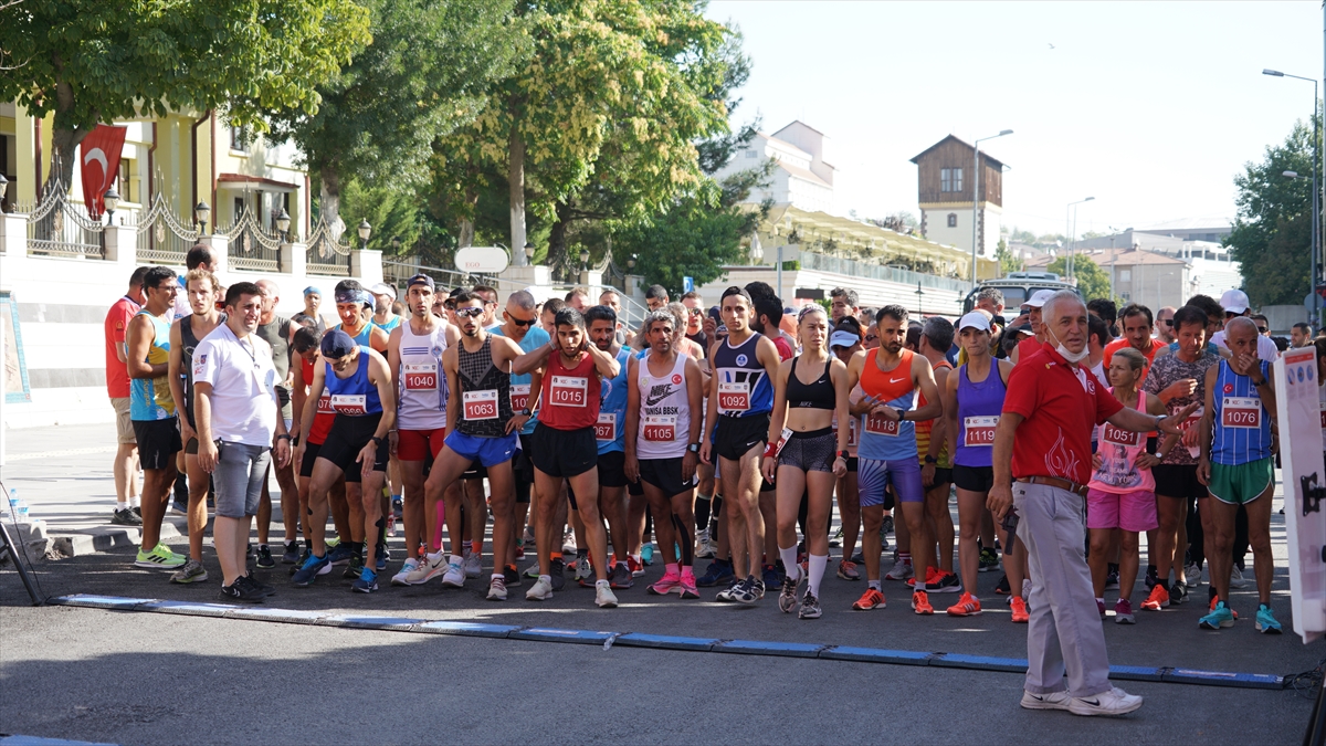 Polatlı'da Duatepe Yarı Maratonu koşuldu