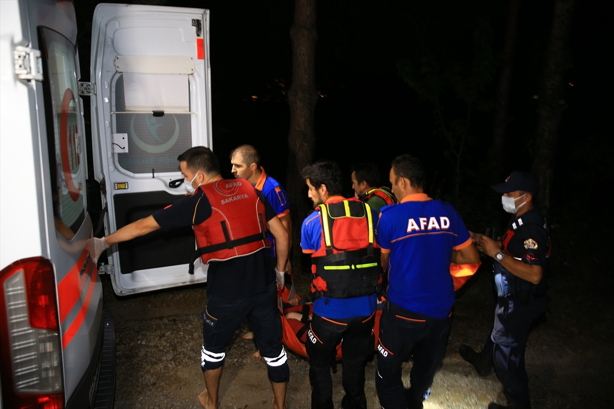 Sakarya'da serinlemek için göle giren kişi kayboldu