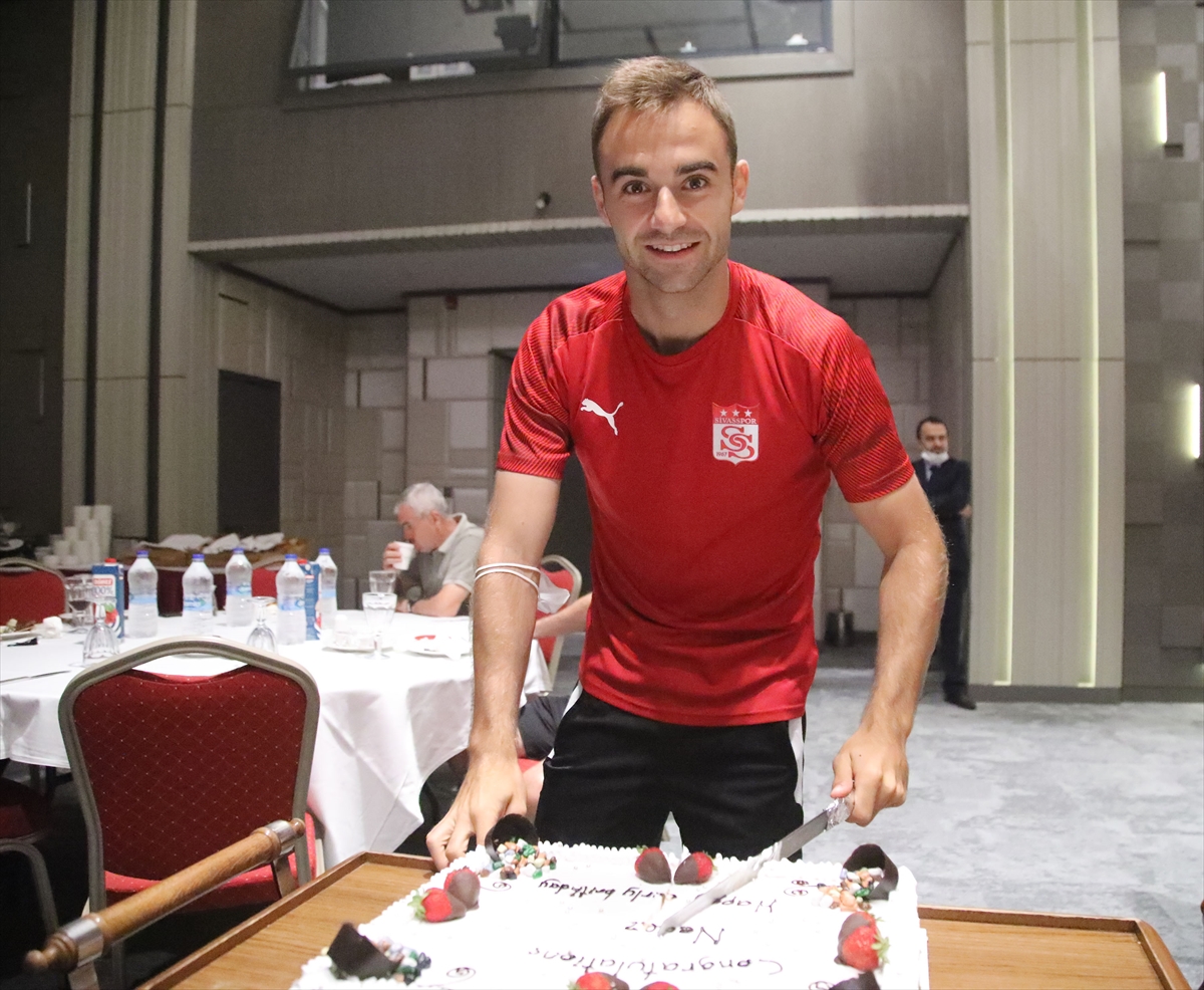Sivasspor'da Jorge Felix’e sürpriz doğum günü kutlaması