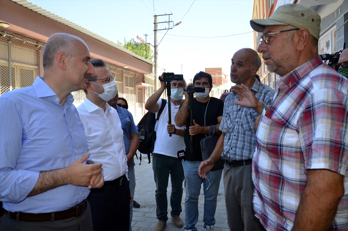 Ulaştırma ve Altyapı Bakanı Karaismailoğlu, Aydın'da vatandaşları ziyaret etti