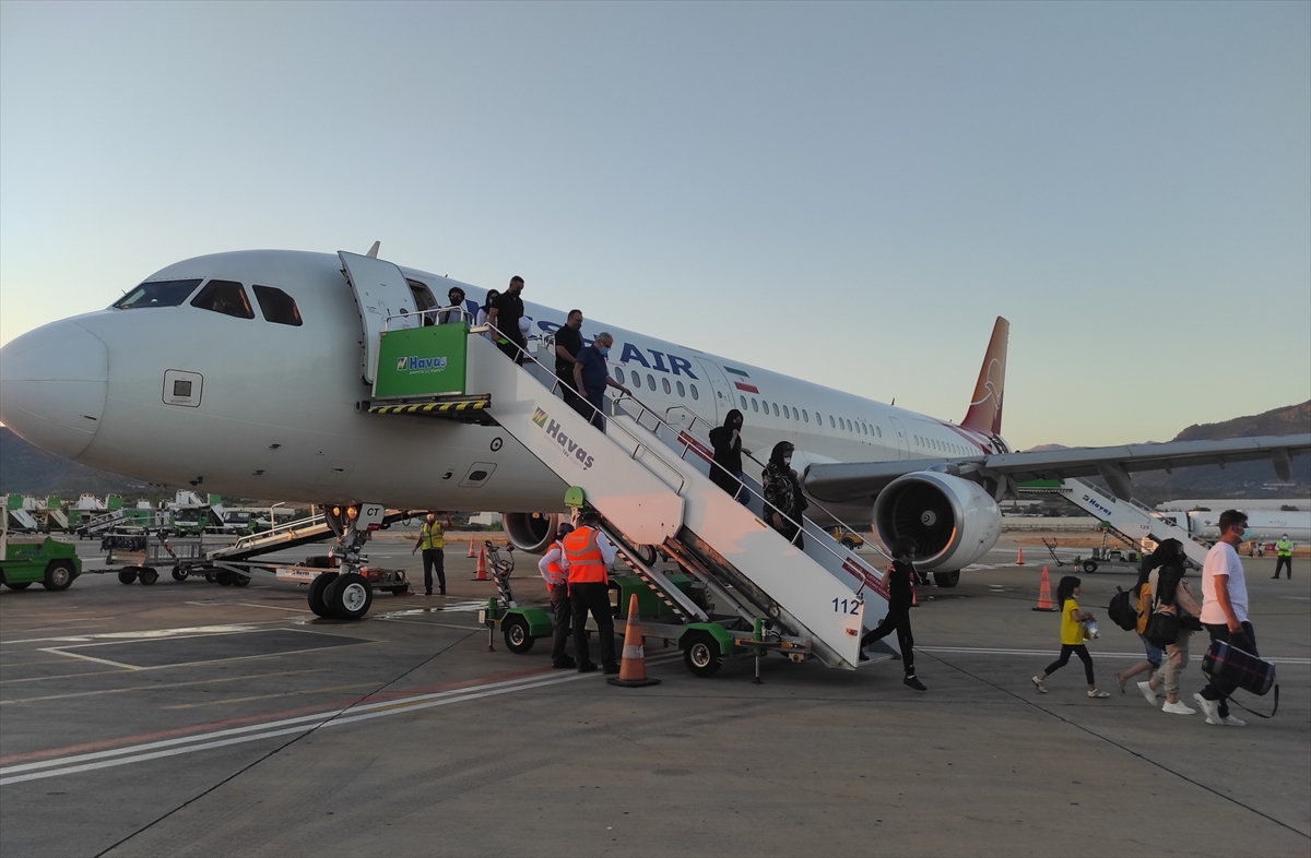 Gazipaşa-Alanya Havalimanı, Kish Air’in ilk seferini su tankı ile karşıladı