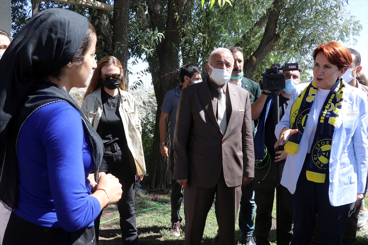 İYİ Parti Genel Başkanı Akşener Ağrı'da esnafı ziyaret etti