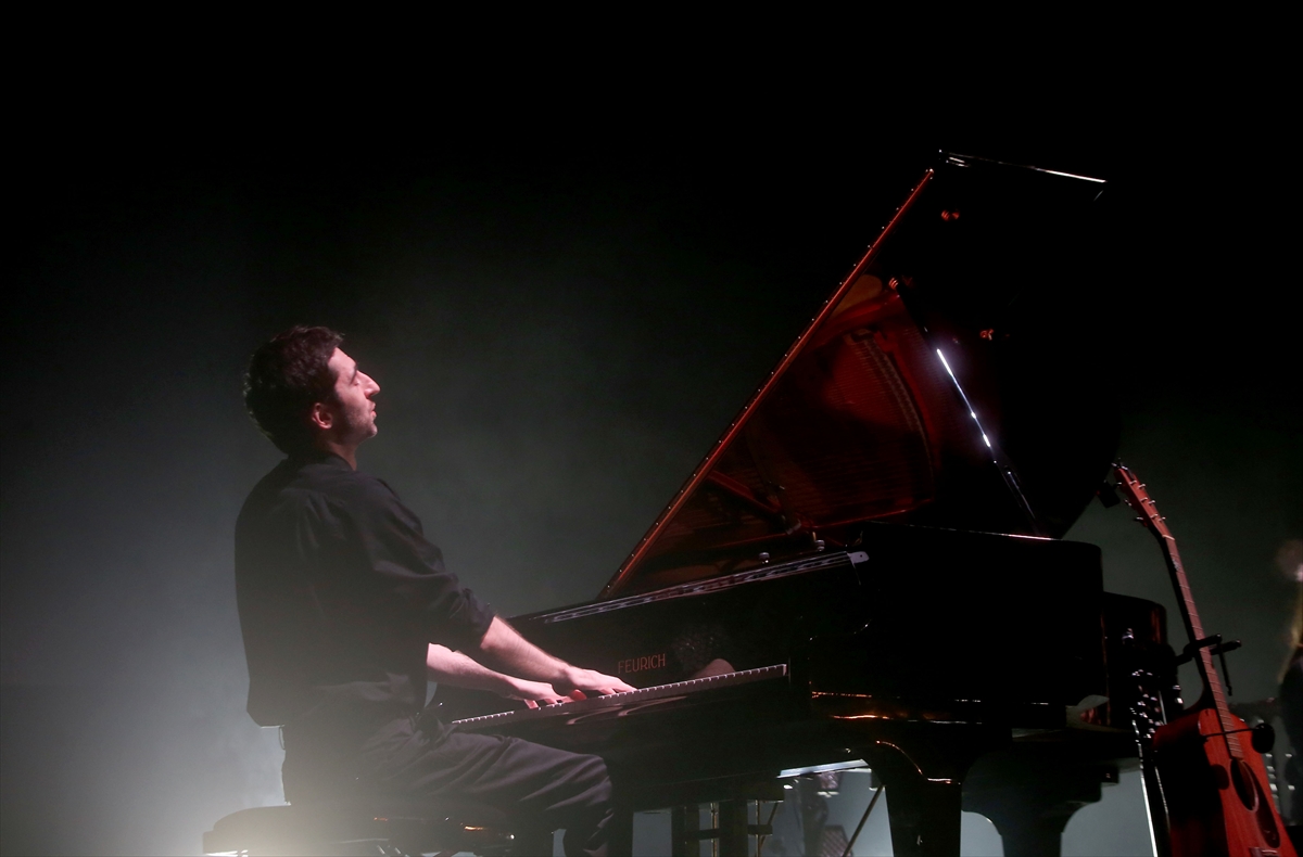 Rus müzisyen, piyanist ve davulcu Evgeny Grinko, Üsküdar'da konser verdi