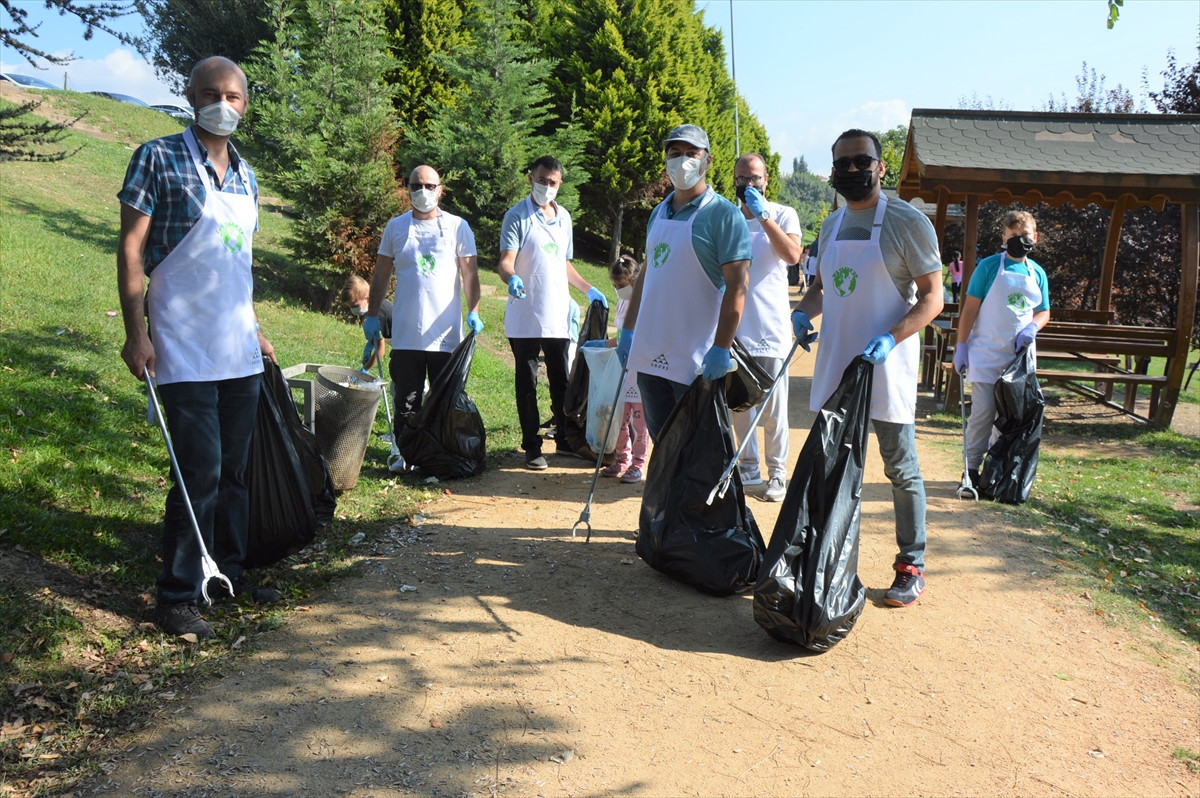Sakarya Elektrik Dağıtım AŞ gönüllüleri Kocaeli'de çevre temizliği yaptı