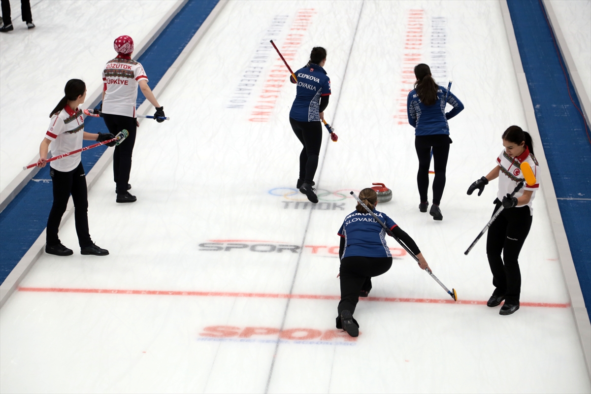 Curling: 2022 Kış Olimpiyat Oyunları ön eleme müsabakaları