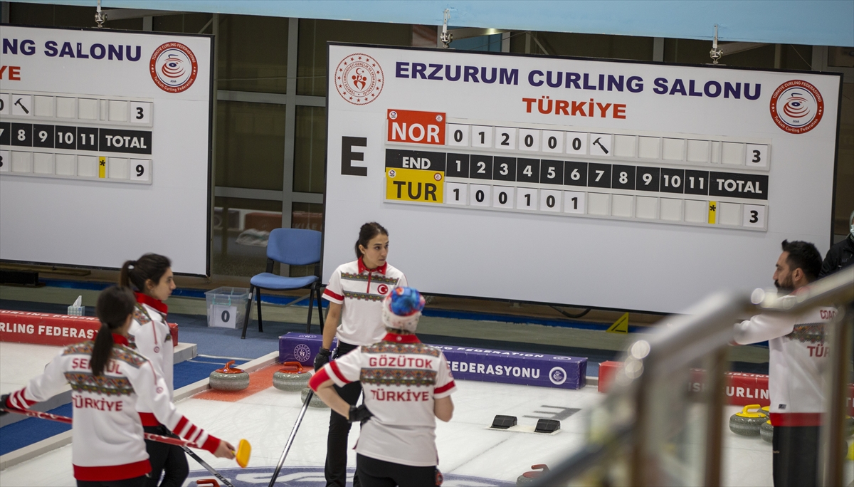 Curlingde hedef zoru başarıp 2022 Kış Olimpiyatları'na katılmak