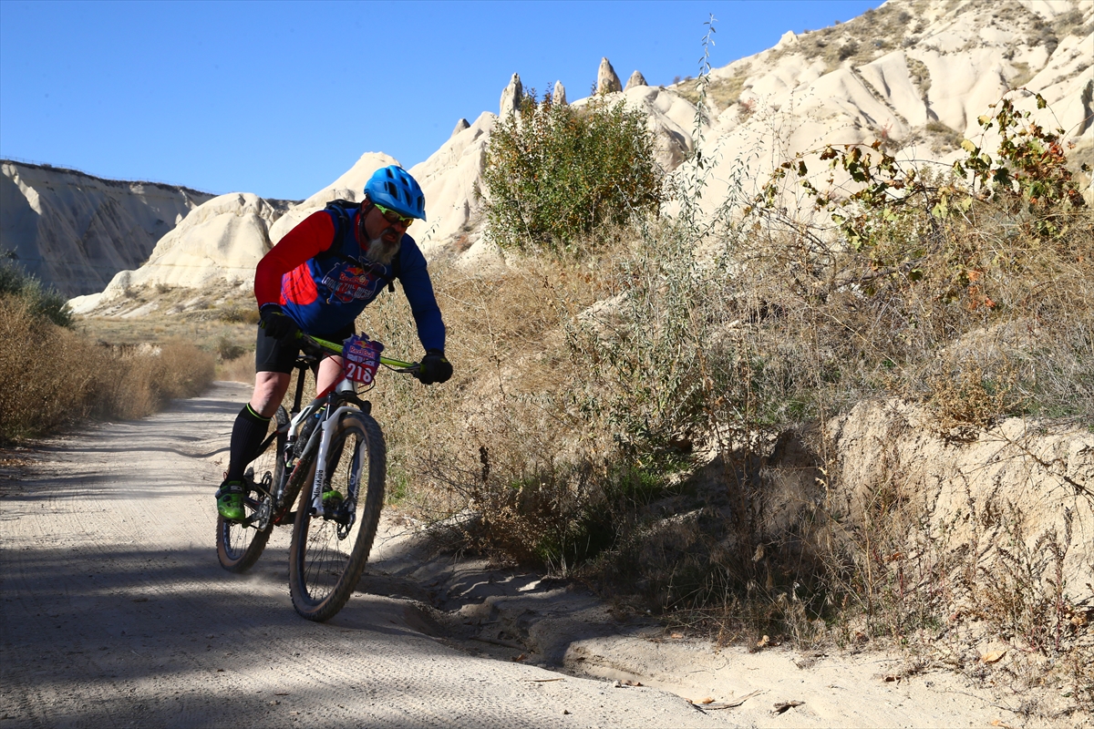Dağ bisikleti sporcuları Kapadokya'da yarıştı
