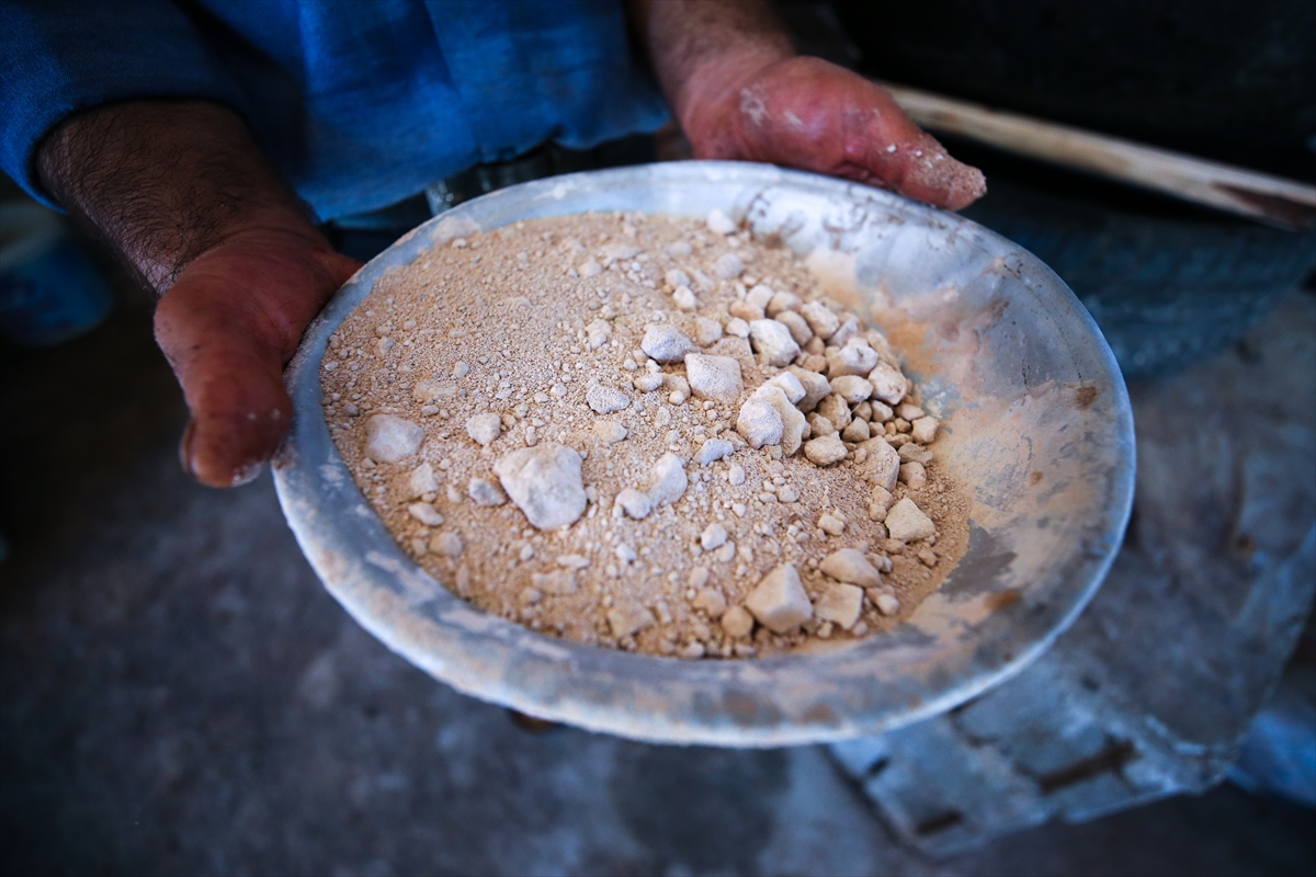 Gastronomi kenti Hatay'da toprakla mayalanan tescilli pekmez kaynamaya başladı