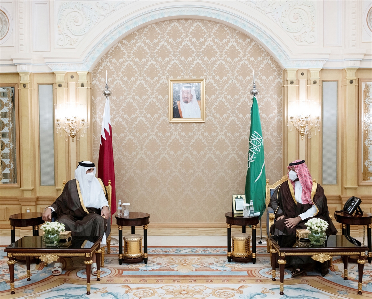 Katar Emiri ile Suudi Arabistan Veliaht Prensi, ikili ilişkileri görüştü
