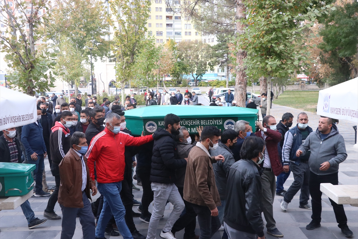 Kayseri'de arazi anlaşmazlığı kavgasında öldürülen 2 kardeşin cenazeleri defnedildi