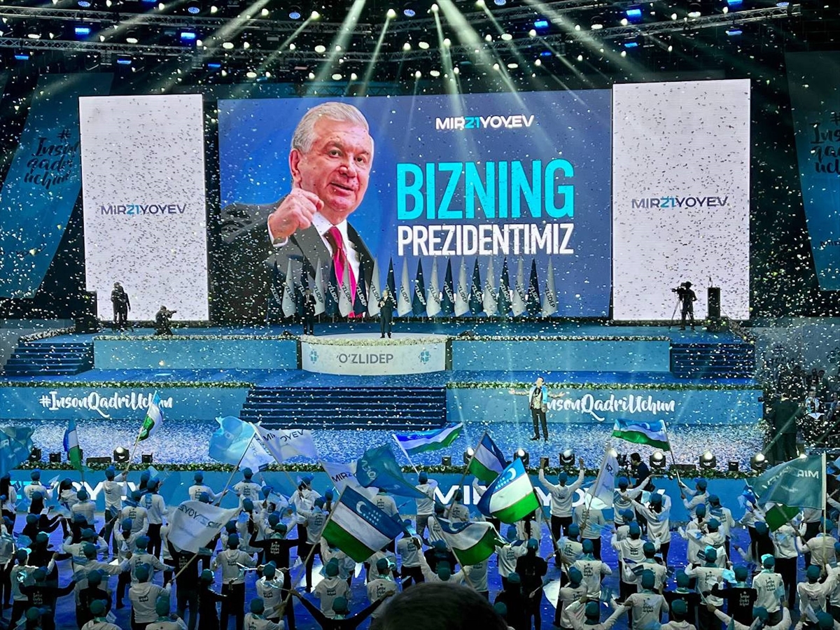 Özbekistan'daki cumhurbaşkanlığı seçimlerini kazanan Mirziyoyev açıklama yaptı: