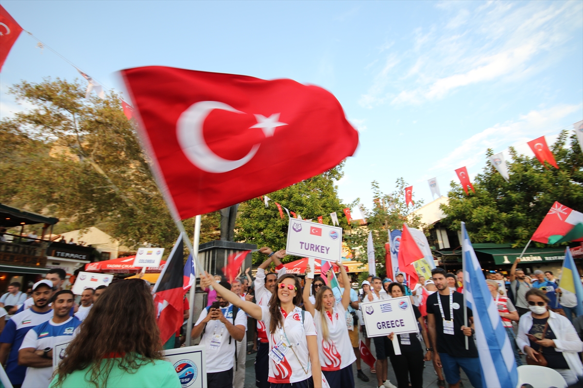 Serbest Dalış Outdoor Dünya Şampiyonası, Antalya'da kortej yürüyüşüyle başladı