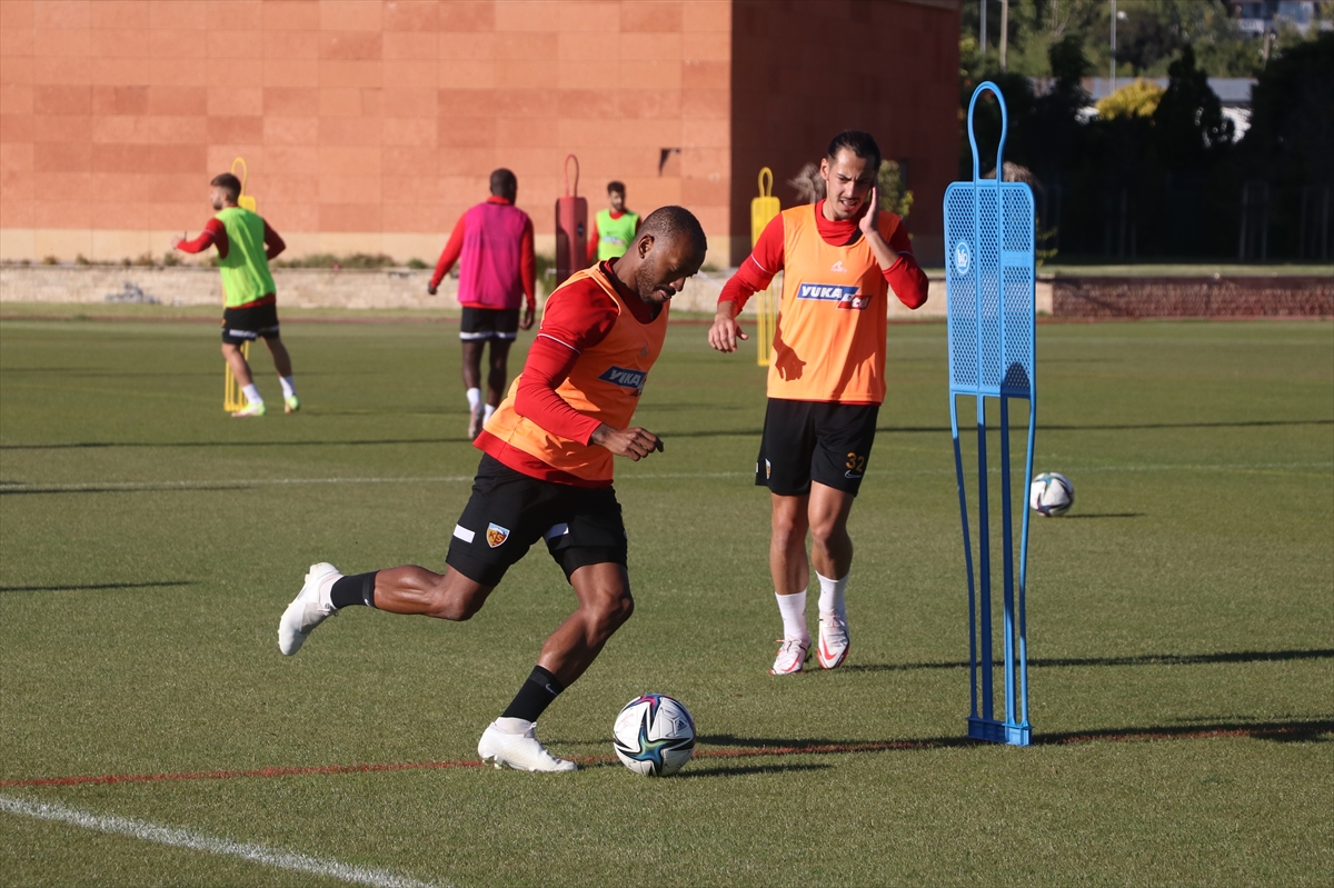 Kayserispor Teknik Direktörü Karaman'dan A Milli Takım değerlendirmesi: