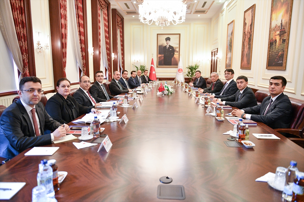 Adalet Bakanı Gül, Özbekistan Anayasa Mahkemesi Başkanı Abdusalomov ile görüştü