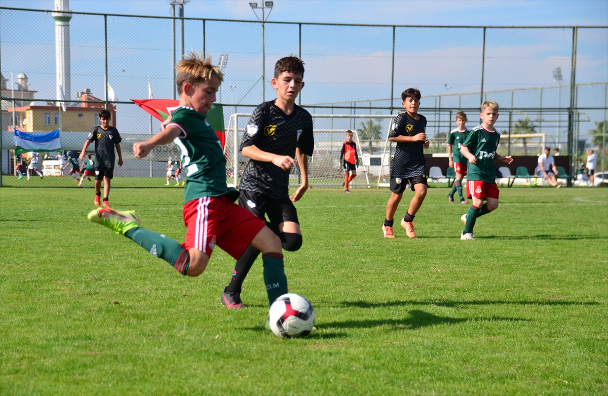 Antalya'da Uluslararası Çocuk Futbol Turnuvası sona erdi