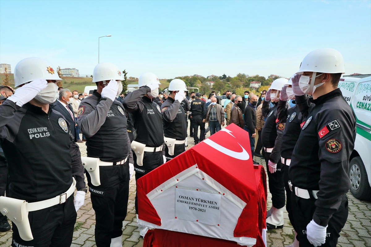 Evinde ölü bulunan emekli emniyet amiri toprağa verildi