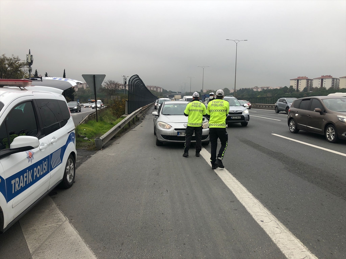 İstanbul'da “çakarlı araç” denetimi