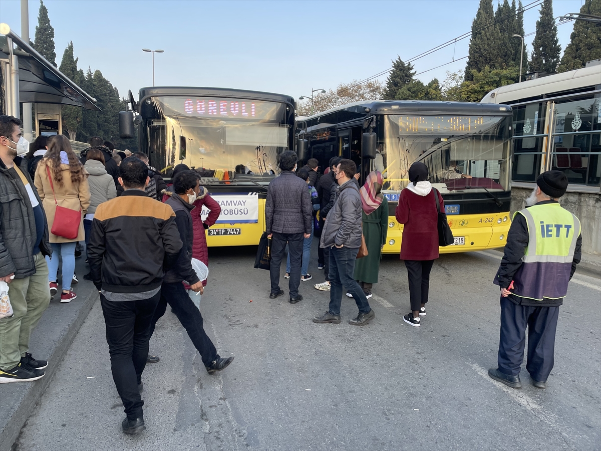 İstanbul’da tramvay hattı çalışması nedeniyle trafikte yoğunluk yaşanıyor