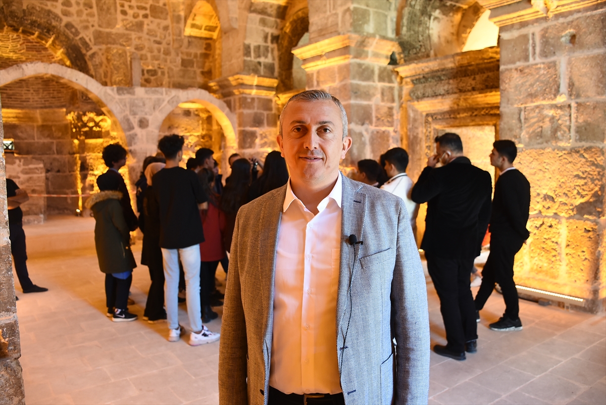 Mardin'de tarihi Nisibis Akademisi Mor Yakup Kilisesi'nin belgeseli çekiliyor