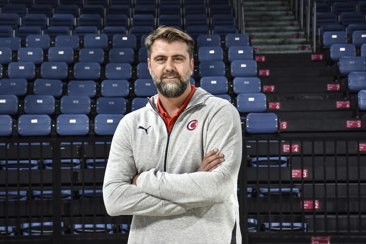 Mehmet Okur, oyunculuk kariyerindeki başarısını başantrenörlüğe de taşımak istiyor: